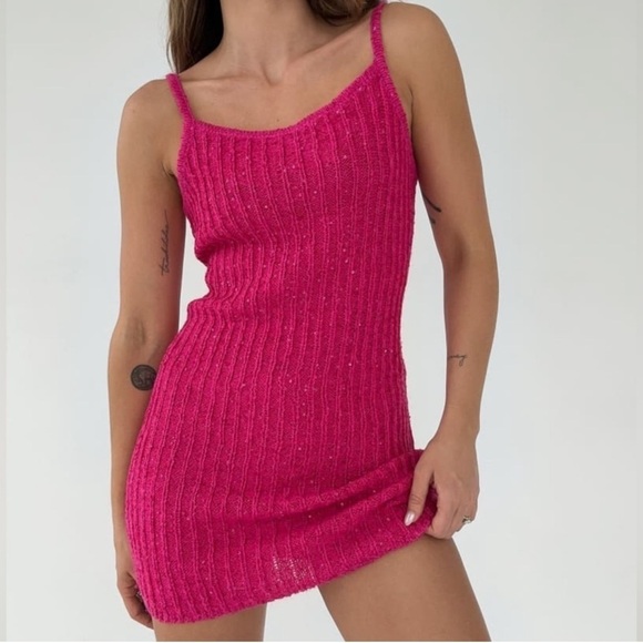 RUMORED Palm Beach Mini Dress In Fuchsia Sequin - Picture 1 of 4